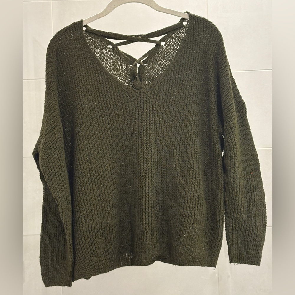 🌿 Windsor Olive Green Sweater | Size M | Boho Lace-Up Back | Style# C8490 🌿
